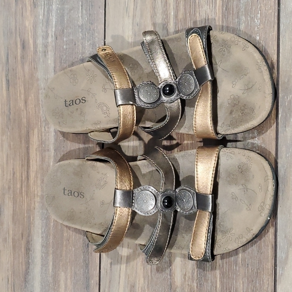 Taos Festive sandals Strappy flats sz 7 hook&loop shoes - Picture 3 of 10